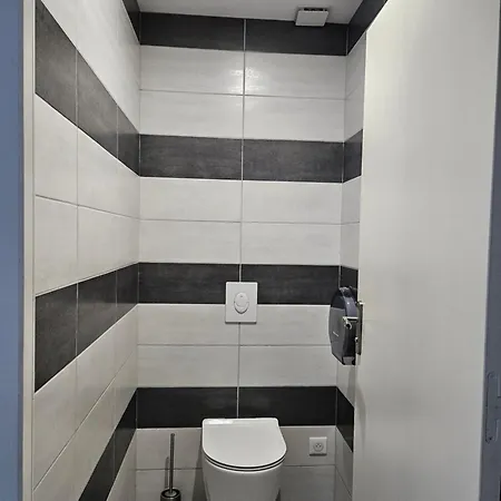 Avec Baignoire Balneo Veranda & Jardin דירה *