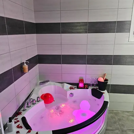 Avec Baignoire Balneo Veranda & Jardin דירה