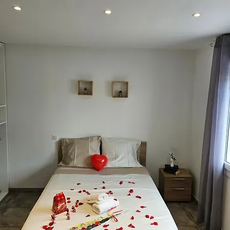 דירה Avec Baignoire Balneo Veranda & Jardin קורנבאריו